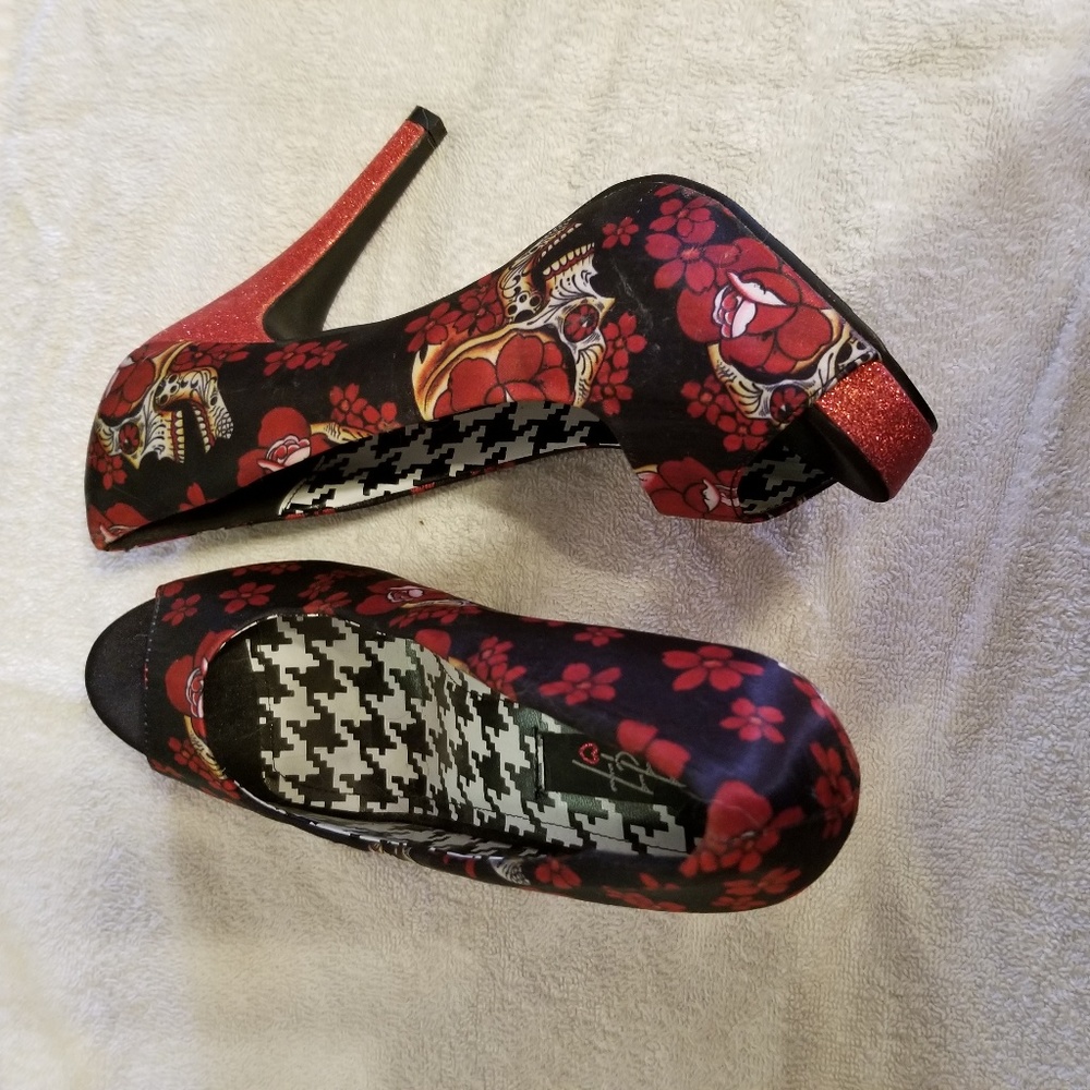 Iron Fist Glitter Skull  womens 10